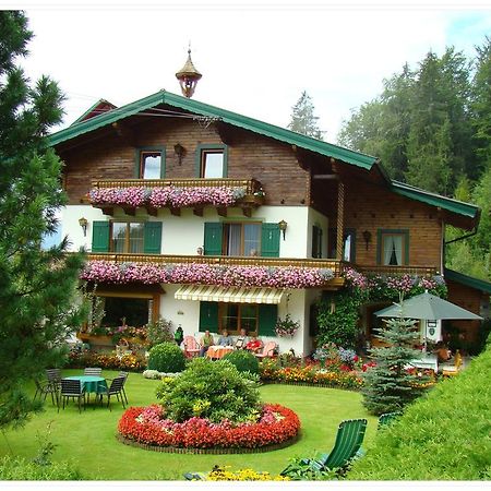 Landhaus Teufl Acomodação com café da manhã Faistenau Exterior foto
