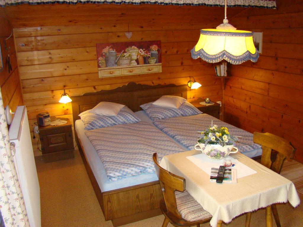 Landhaus Teufl Acomodação com café da manhã Faistenau Quarto foto
