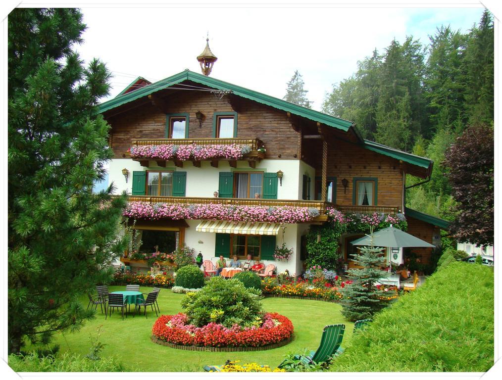 Landhaus Teufl Acomodação com café da manhã Faistenau Exterior foto